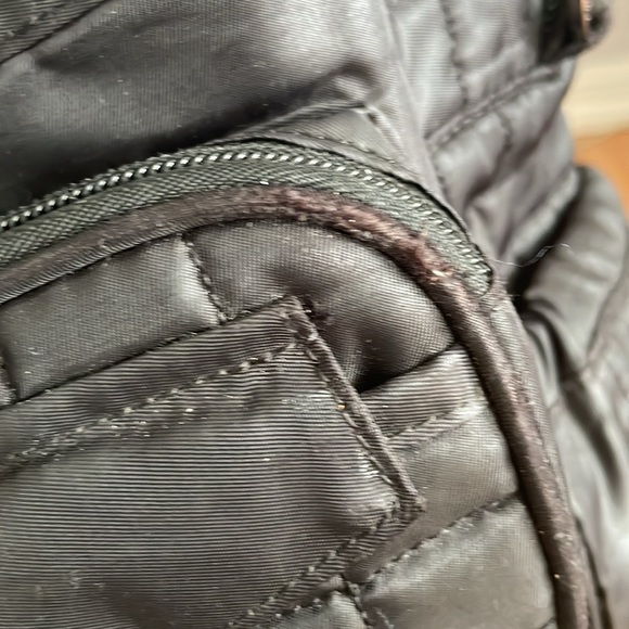 Lug with long crossbody strap large bag - Picture 4 of 8